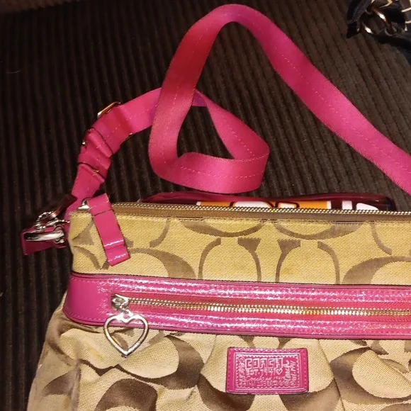 Coach Purse - Picture 4 of 9